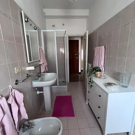 Elle's House Apartment *