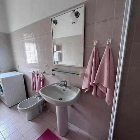 Elle's House Apartment *