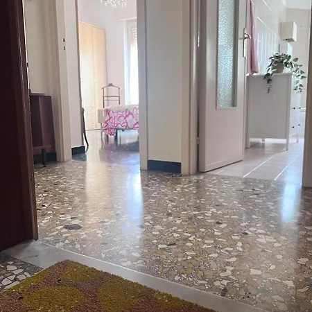 Elle's House Noli