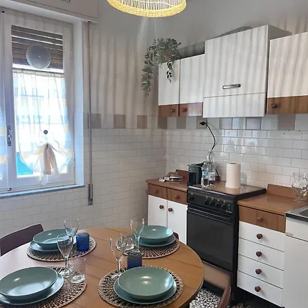 Elle's House Apartment *